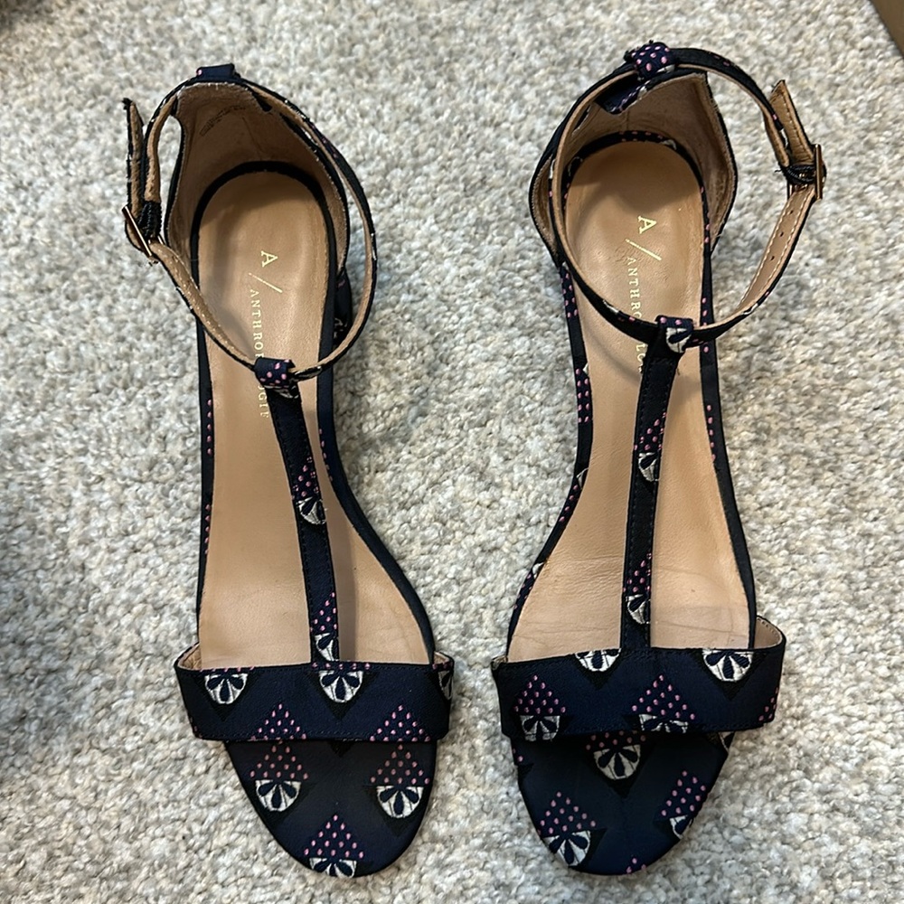 Anthropologie 1 1/2” block heel open toe, blue fabric with purple design, Size 8